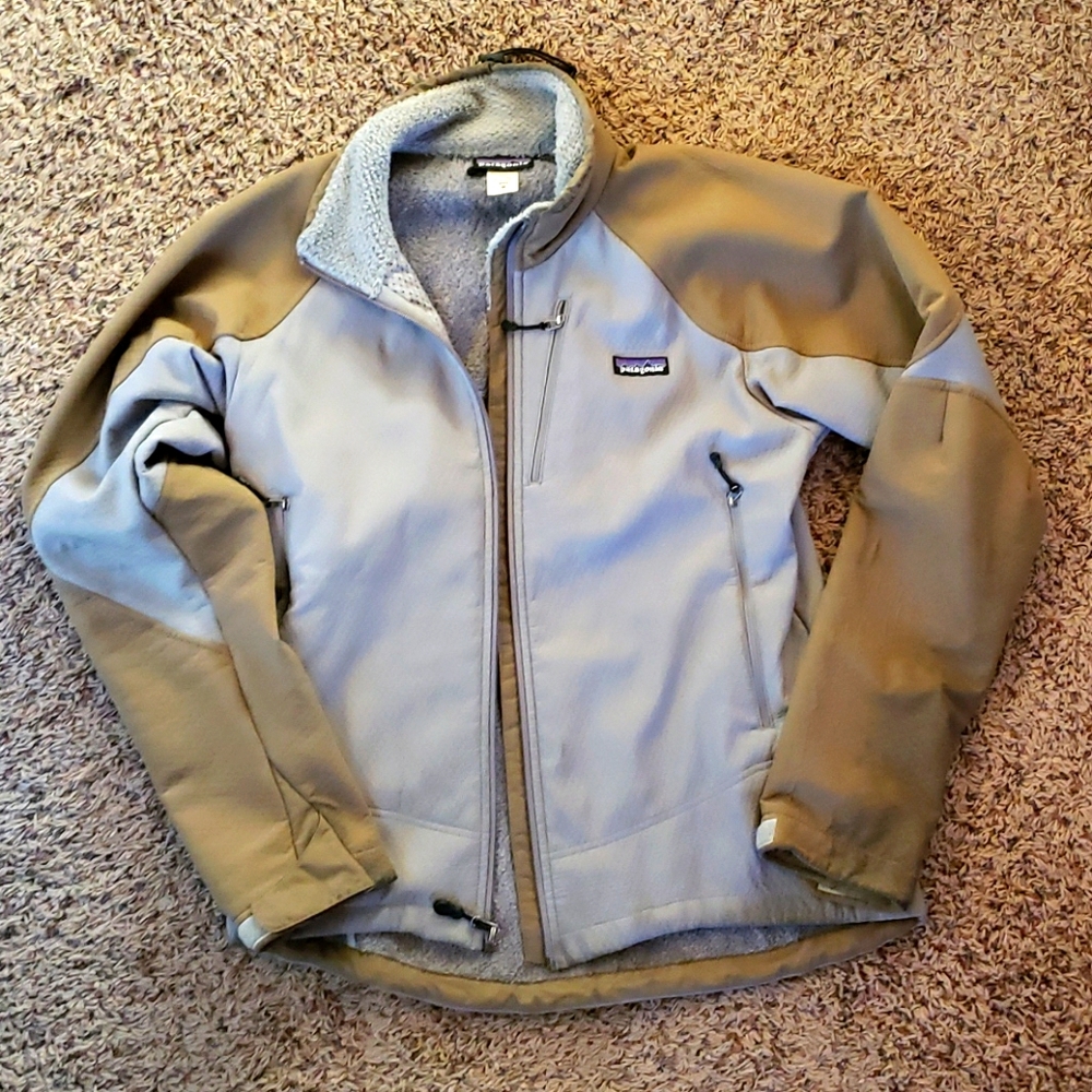 Patagonia fleece lined softshell